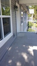 1656 Kennedy Pl in Dupont, WA - Foto de edificio - Building Photo