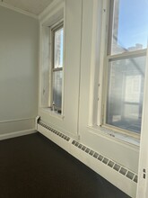 52 High St, Unit 1 in Westerly, RI - Foto de edificio - Building Photo