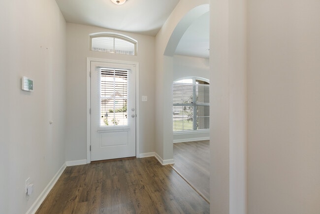 700 Lakeshore Village Dr in Slidell, LA - Building Photo - Building Photo