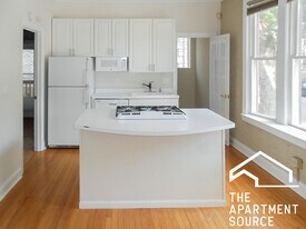 3856 N Southport Ave, Unit 1A in Chicago, IL - Building Photo