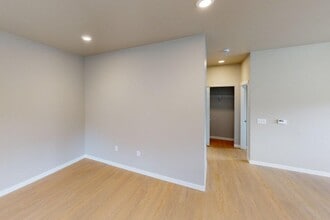 Four Seasons Central in Vancouver, WA - Foto de edificio - Building Photo