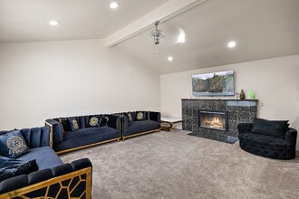 35715 Maureen Dr in Sterling Heights, MI - Foto de edificio - Building Photo