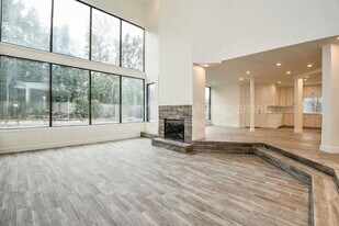 8115 Fondren Lake Dr in Houston, TX - Building Photo