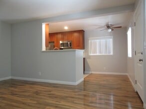 7218 Whittier Blvd, Unit E in Whittier, CA - Building Photo - Building Photo