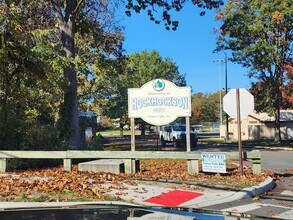 296 Hockhockson, Unit 296B in Tinton Falls, NJ - Foto de edificio - Building Photo