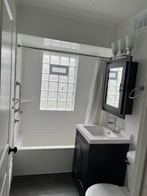 2358-2360 S 60th St in West Allis, WI - Foto de edificio - Building Photo