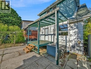 943 Pillette Rd in Windsor, ON - Building Photo - Building Photo