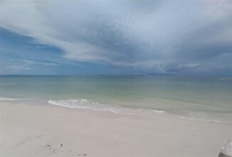 586 140th Ave E in Madeira Beach, FL - Building Photo - Building Photo