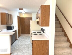 1119 Pecks Woods Dr in New Brighton, MN - Building Photo - Building Photo