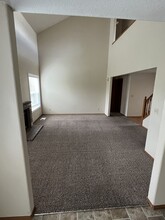 20456 SW Midline Street in Beaverton, OR - Foto de edificio - Building Photo