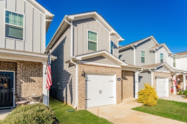 6483 Rainbow Row in Pell City, AL - Foto de edificio - Building Photo