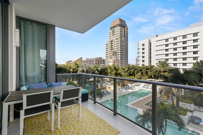 100 1st Ave N in St. Petersburg, FL - Building Photo - Building Photo