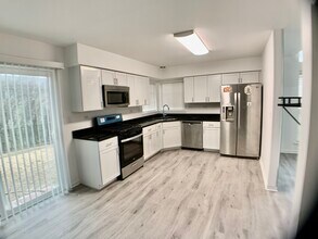 3270 Haverhill Dr in Aurora, IL - Building Photo - Building Photo