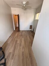 208 1st St NW in Barberton, OH - Foto de edificio - Building Photo