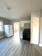 2053 Robin St in Lakewood, OH - Building Photo - Building Photo