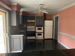 10751 Corona Ln in Houston, TX - Building Photo - Building Photo