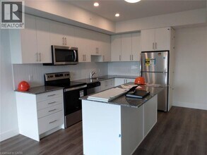 103 Roger St in Waterloo, ON - Building Photo - Building Photo