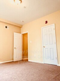2324 N Park Ave photo'
