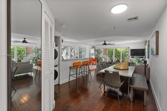 1005 8th St in Miami Beach, FL - Foto de edificio - Building Photo