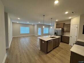 122 Burdine St in New Market, AL - Building Photo - Building Photo