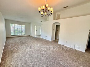 5625 Grindstone Loop in Zephyrhills, FL - Building Photo - Building Photo