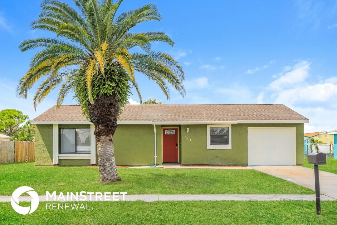 7517 Lyncrest St in North Port, FL - Building Photo