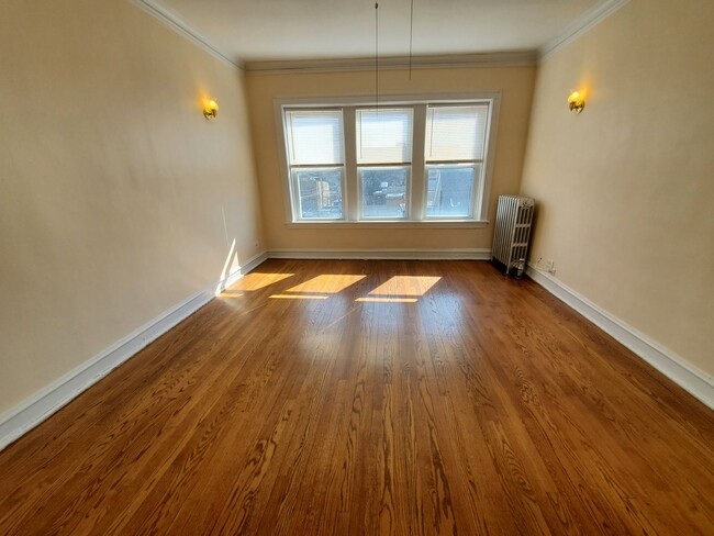 3054 W Irving Park Rd in Chicago, IL - Building Photo - Building Photo