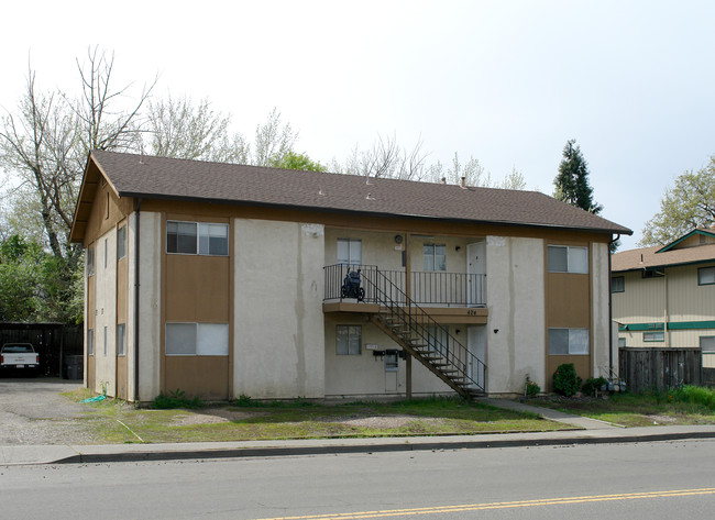 424 March Ave in Healdsburg, CA - Building Photo - Building Photo