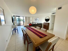 10101 E Bay Harbor Dr in Bay Harbor Islands, FL - Building Photo - Building Photo