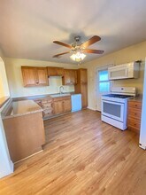 1300 N Sparks St in Burbank, CA - Building Photo - Building Photo
