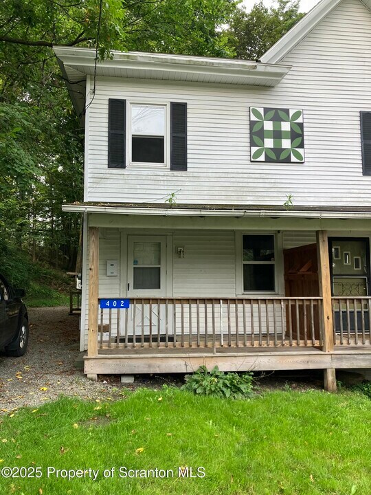 400 Jackson St in Montrose, PA - Foto de edificio