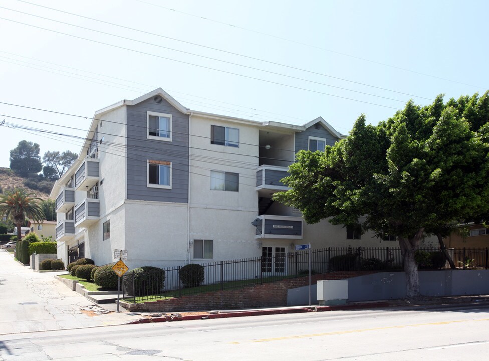 Shasta Circle Apartments in Los Angeles, CA - Foto de edificio