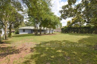 6305 Christina Groves Cir E in Lakeland, FL - Building Photo - Building Photo