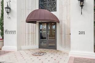 201 S Narcissus Ave in West Palm Beach, FL - Building Photo