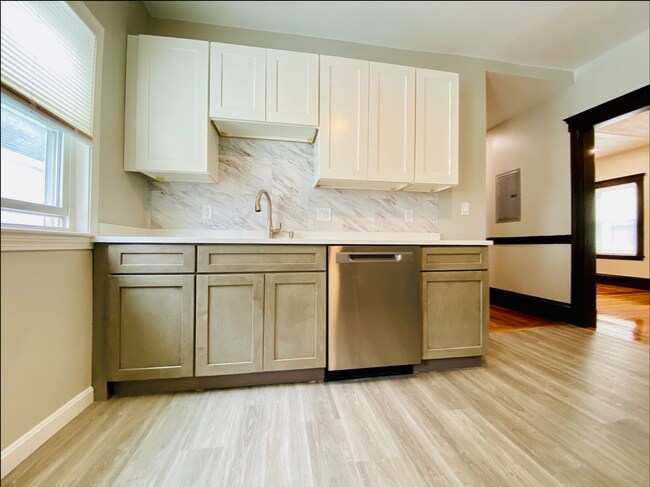 85 Albion St, Unit 1