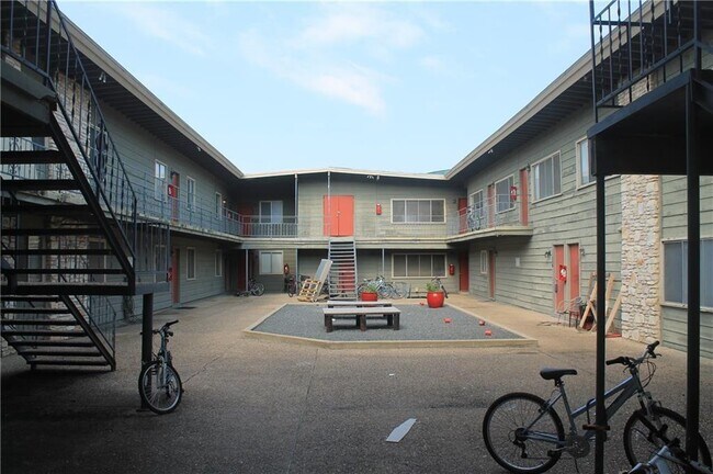 2408 Longview St in Austin, TX - Building Photo - Building Photo
