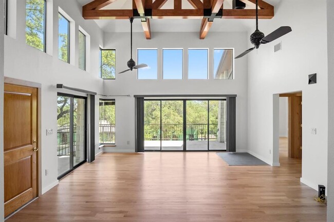 property at 109 Lake Hills Dr N