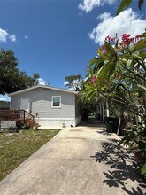 5161 Boca Raton Ave in Sarasota, FL - Building Photo - Building Photo