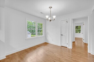 5506 Alder Dr in Forest Park, GA - Building Photo - Building Photo