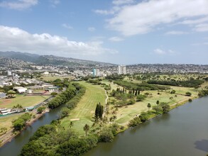 2211 Ala Wai Blvd, Unit 2211 Ala Wai #2909 in Honolulu, HI - Foto de edificio - Building Photo