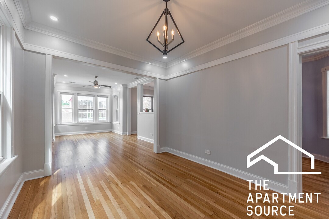 3055 N Kimball Ave, Unit 2 in Chicago, IL - Building Photo