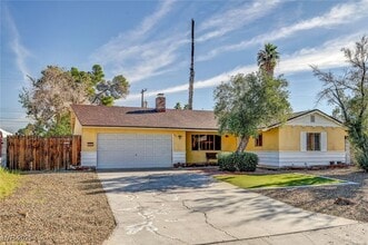 1516 Inverness Ave in Las Vegas, NV - Building Photo - Building Photo