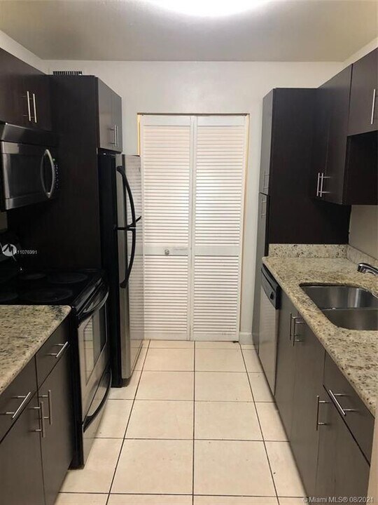 4008 NW 87th Ave, Unit 4008 in Sunrise, FL - Building Photo
