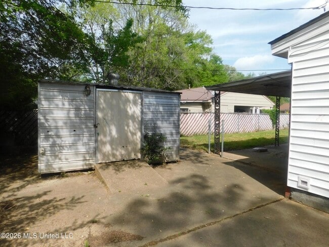 9155 Forrest Dr in Southaven, MS - Foto de edificio - Building Photo