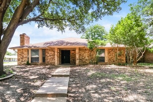 4801 Applewood Rd in Fort Worth, TX - Building Photo