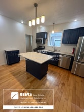 813 Williamson St, Unit #1 in Madison, WI - Building Photo - Building Photo