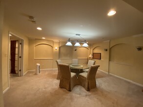 20441 Needleleaf Way, Unit Large bright basement in Ashburn, VA - Building Photo - Building Photo