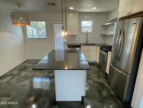 3416 N 37th St in Phoenix, AZ - Building Photo - Building Photo