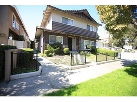723 S Chapel Ave in Alhambra, CA - Building Photo