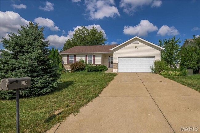 13 Red Coat Way Ct in O'Fallon, MO - Building Photo - Building Photo